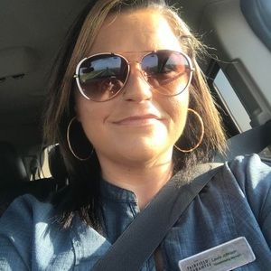 Meet your Posher, Laura